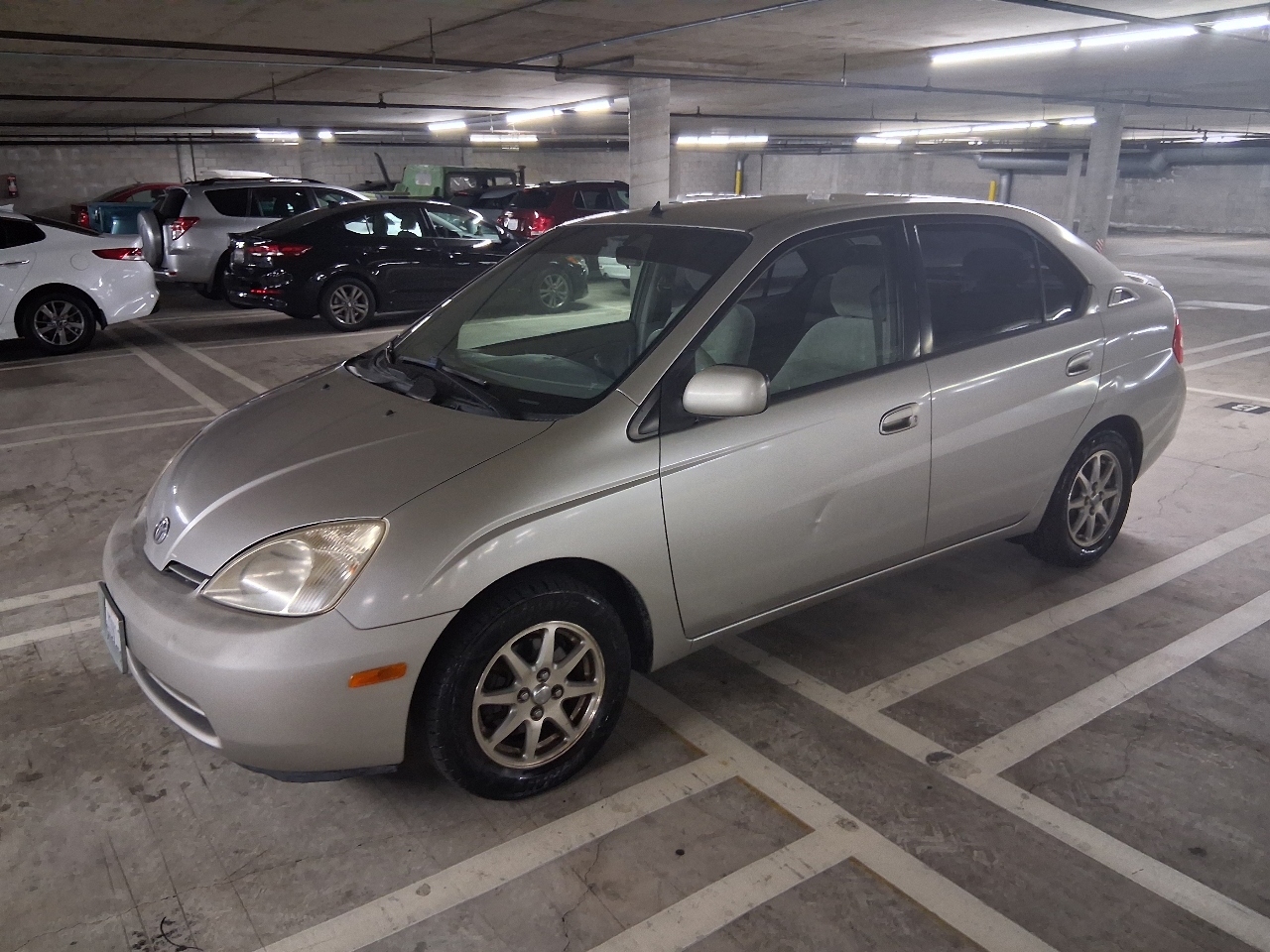 Toyota Prius 4-Door Sedan 2002