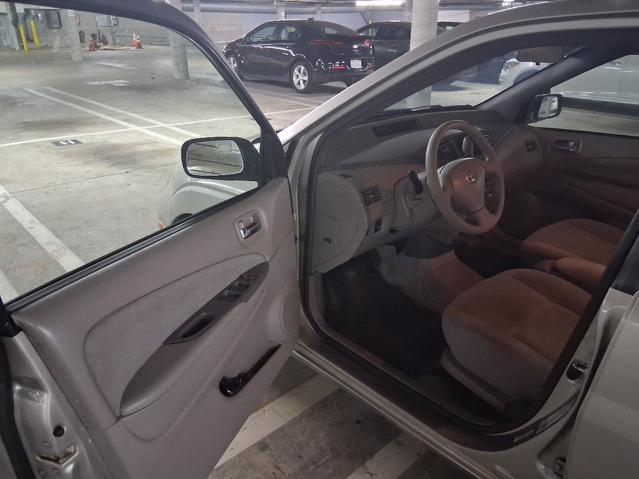 Toyota Prius 4-Door Sedan 2002