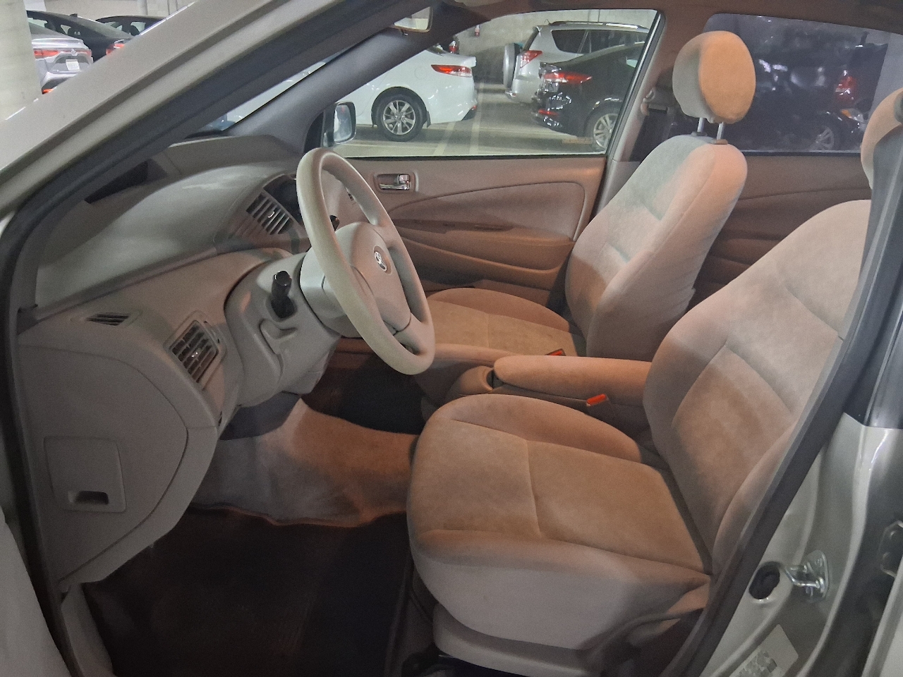 Toyota Prius 4-Door Sedan 2002