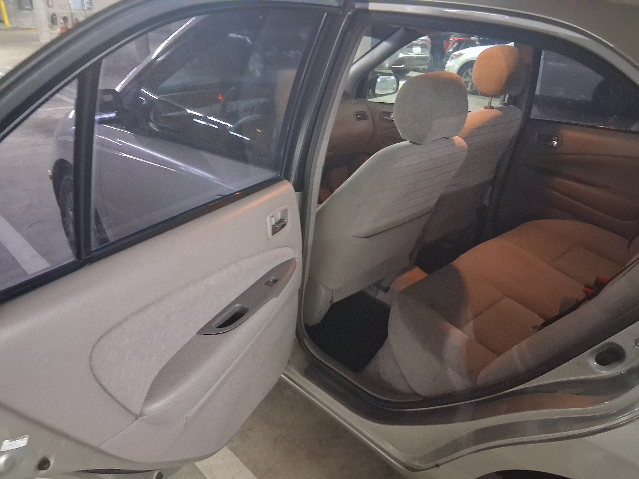 Toyota Prius 4-Door Sedan 2002