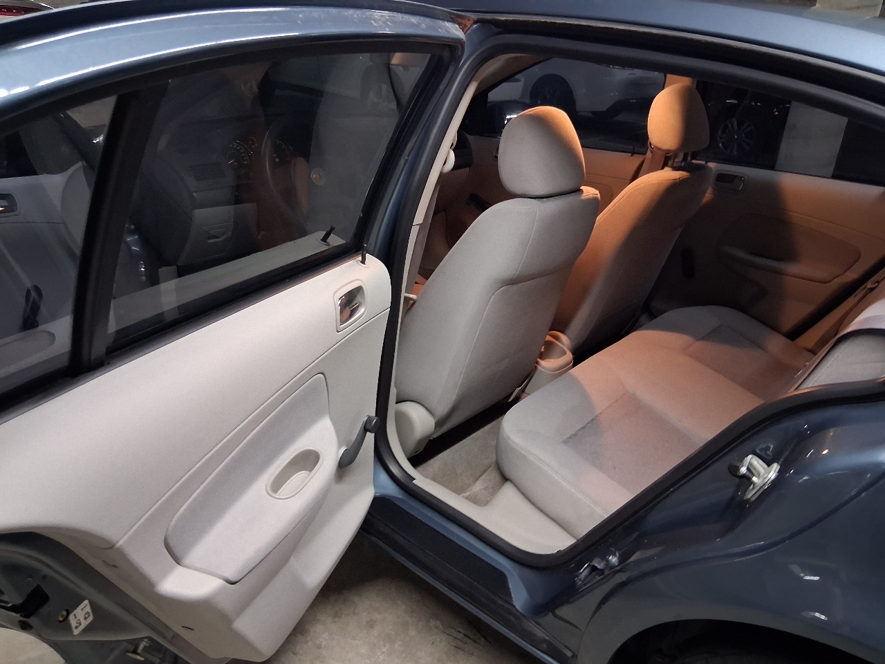 Chevrolet Cobalt LS Sedan 2006