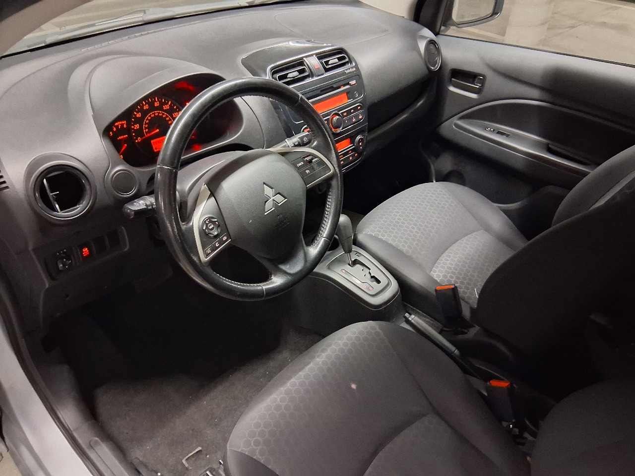 Mitsubishi Mirage DE 2015