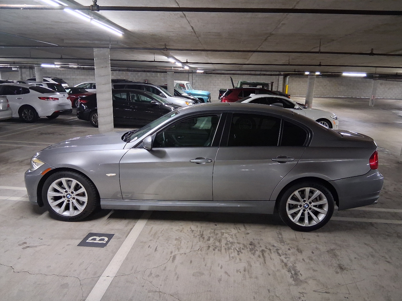 BMW 3-Series 328i SA SULEV 2011