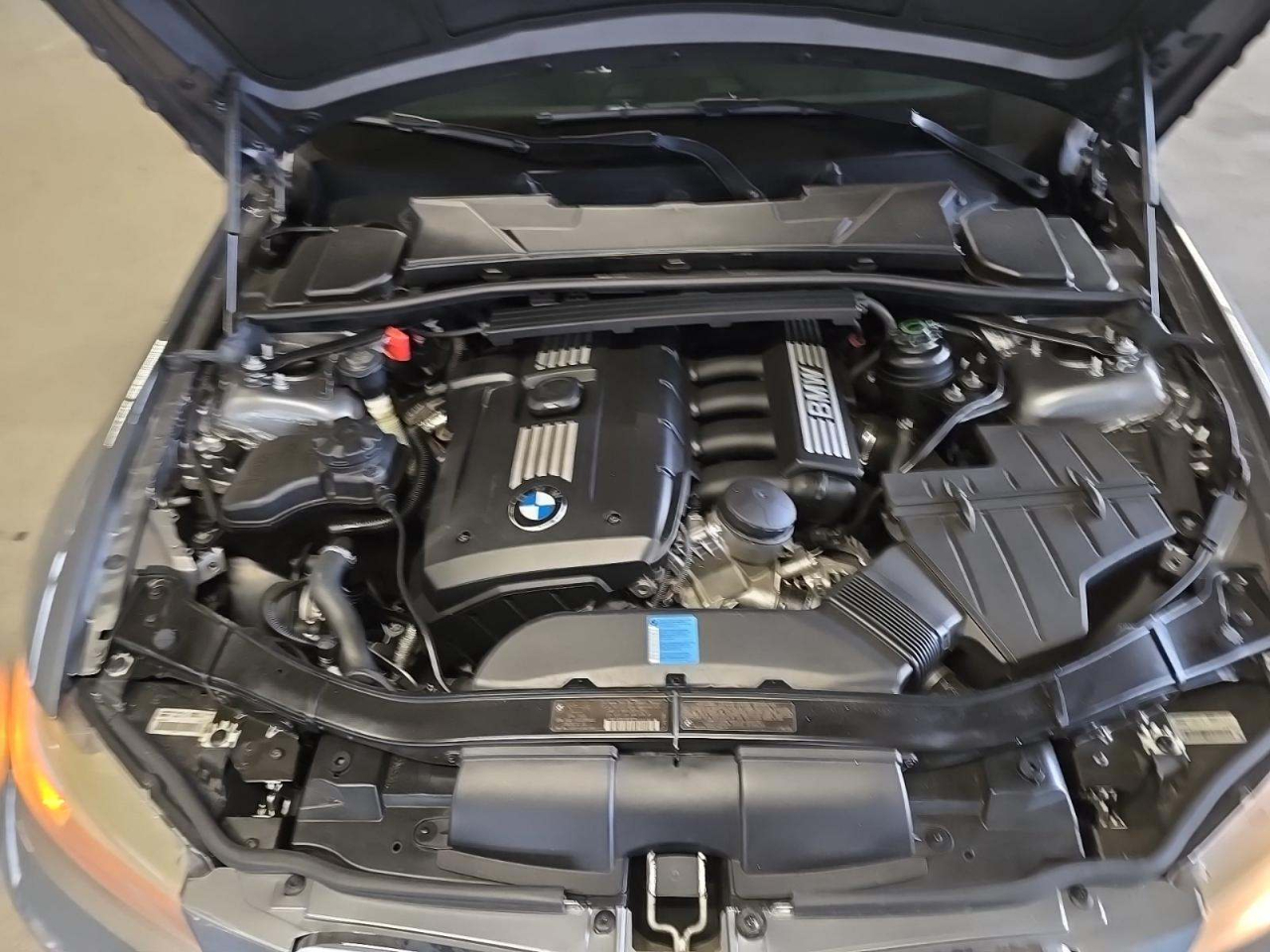 BMW 3-Series 328i SA SULEV 2011