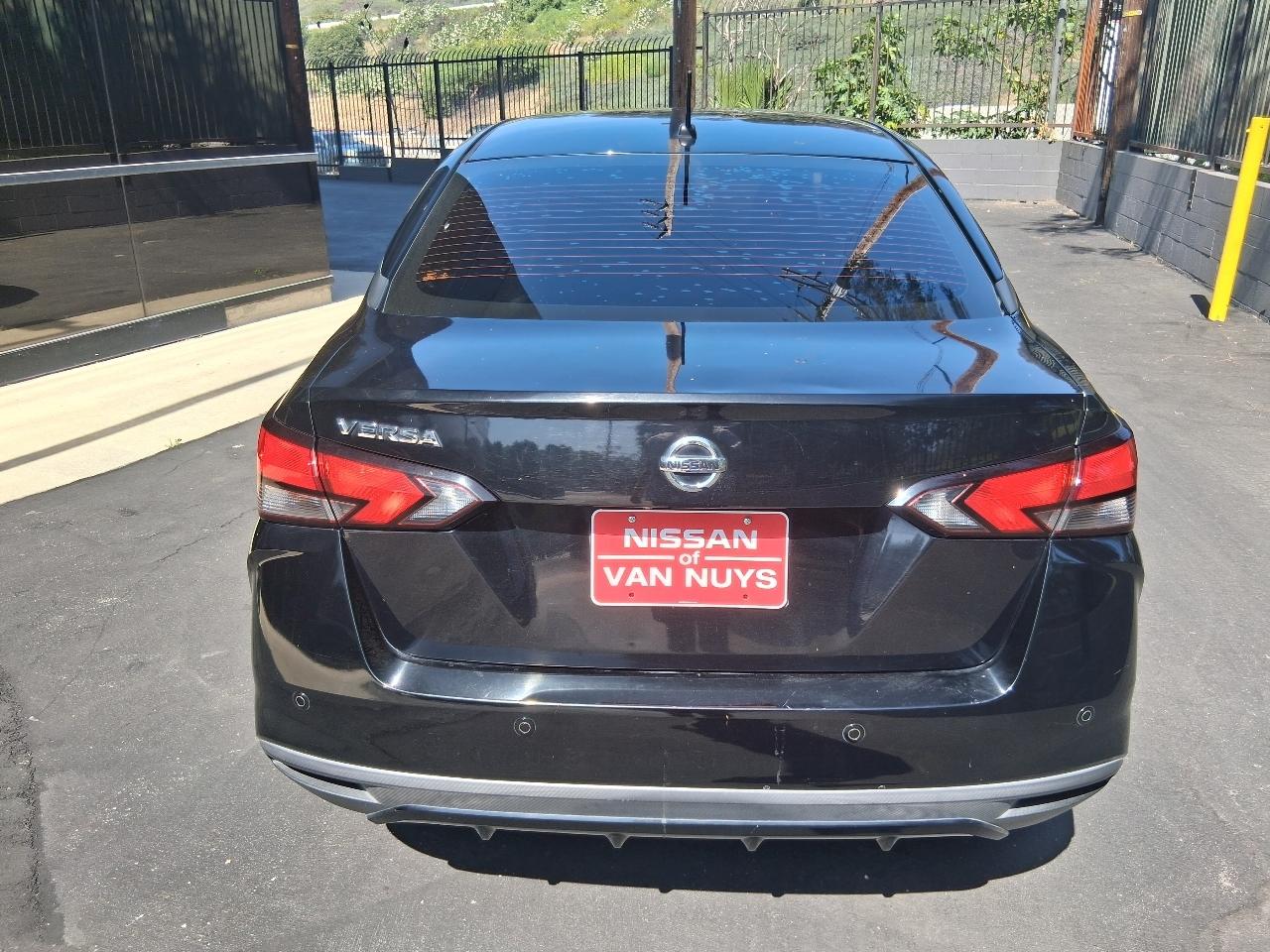 Nissan Versa S CVT 2020