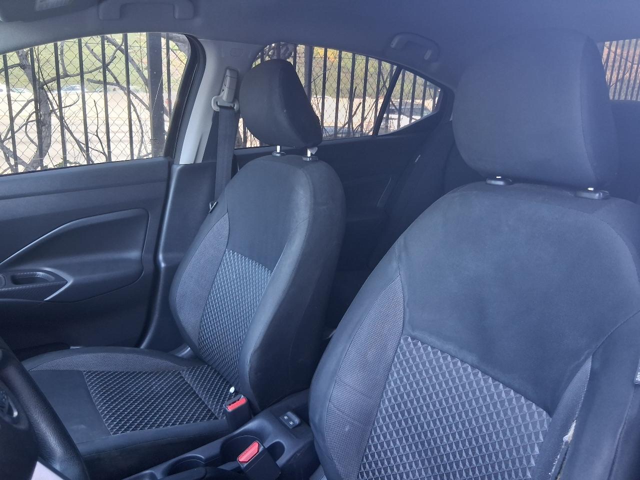 Nissan Versa S CVT 2020