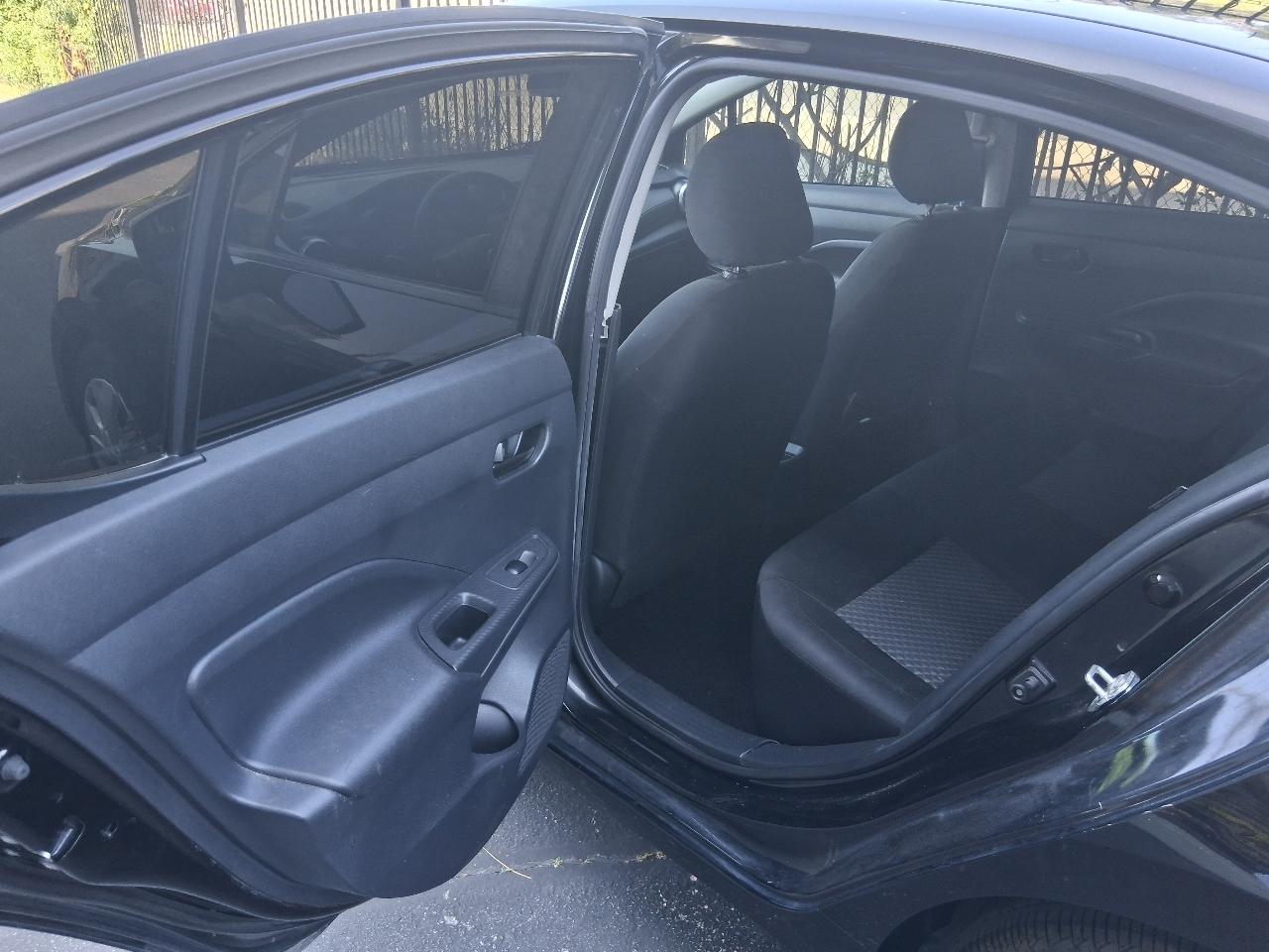 Nissan Versa S CVT 2020