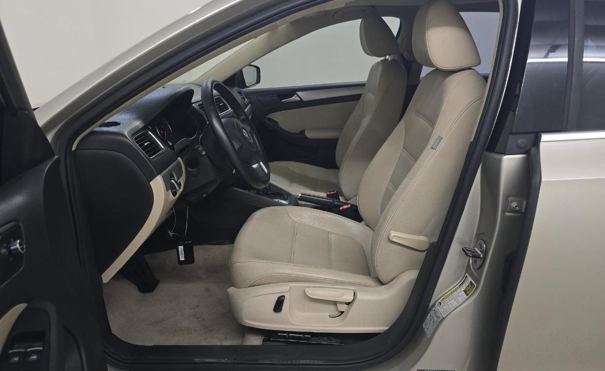 Volkswagen Jetta SE 2013