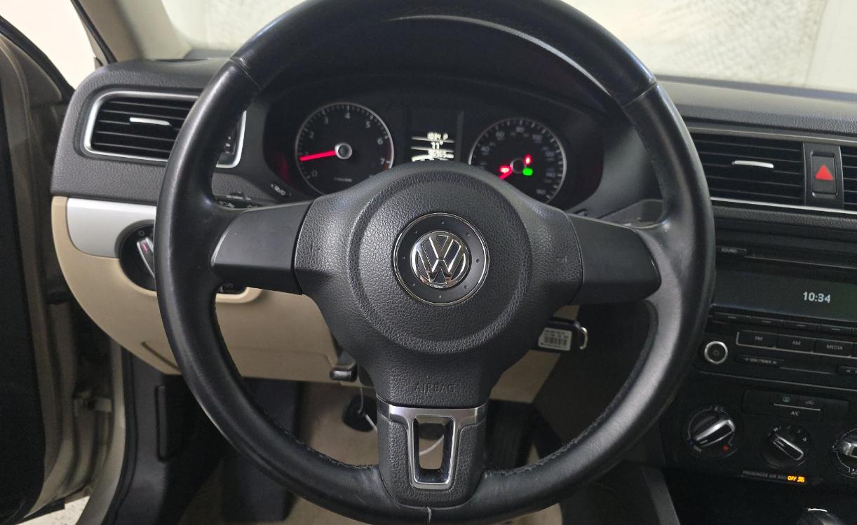 Volkswagen Jetta SE 2013