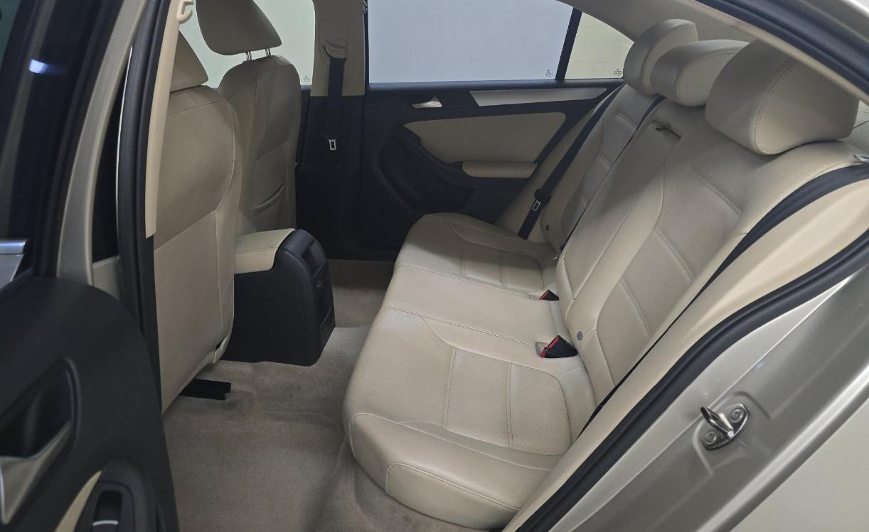 Volkswagen Jetta SE 2013