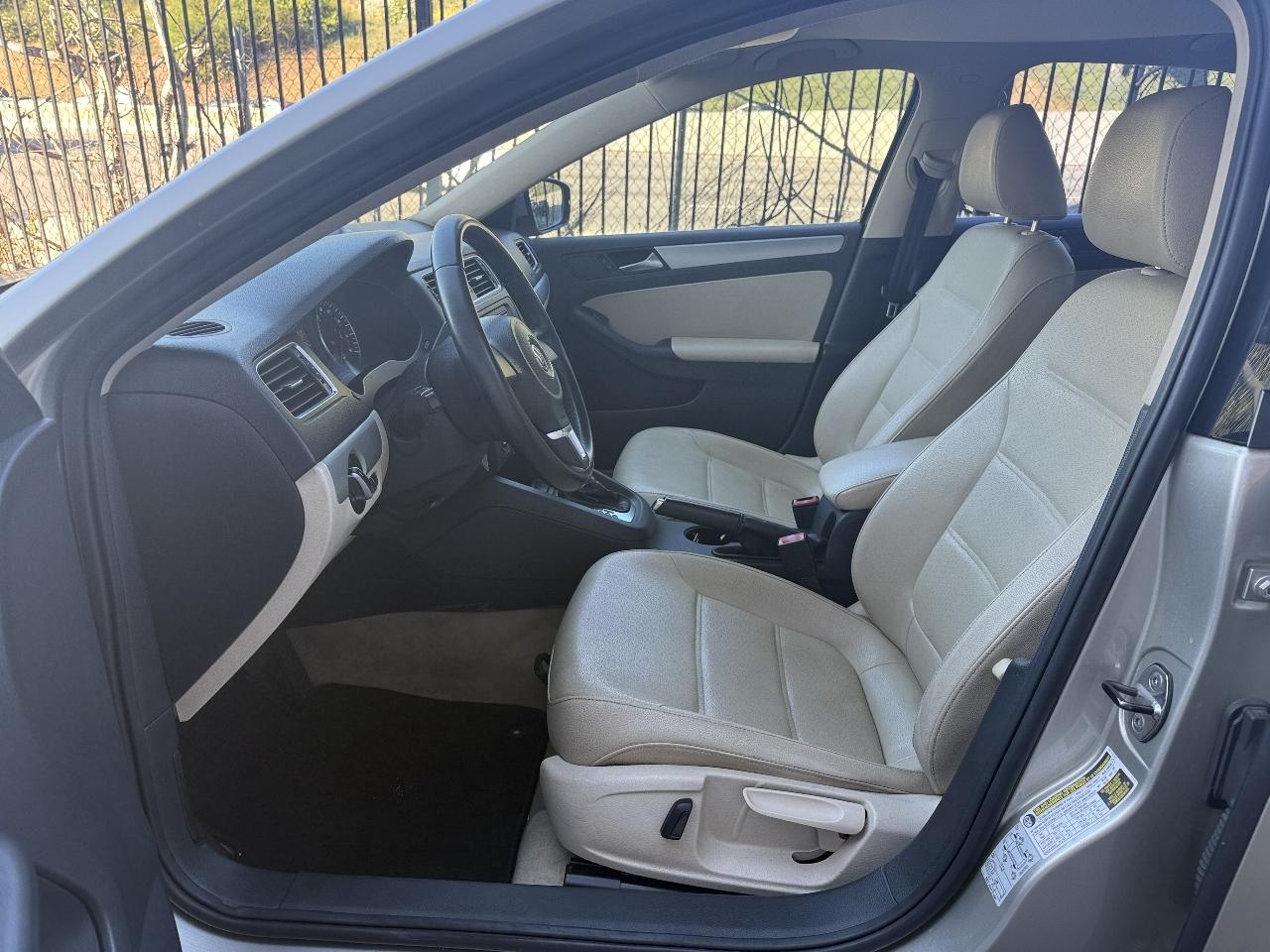 Volkswagen Jetta SE 2013