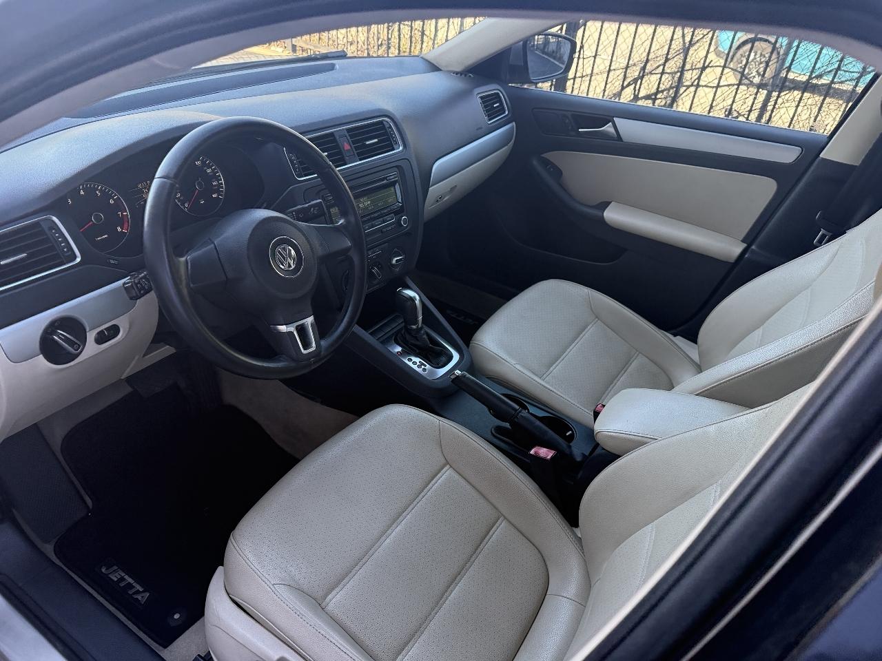Volkswagen Jetta SE 2013