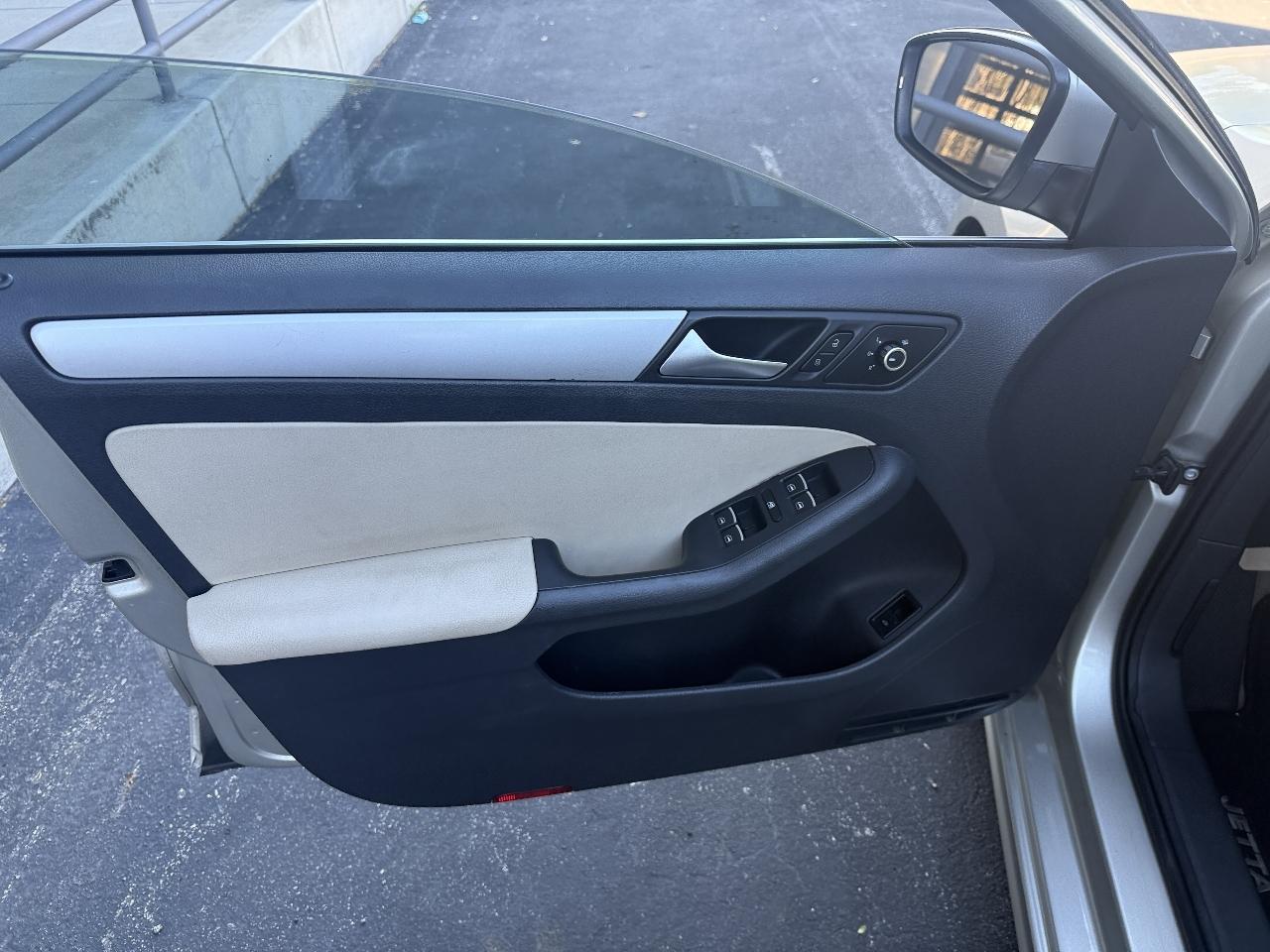 Volkswagen Jetta SE 2013