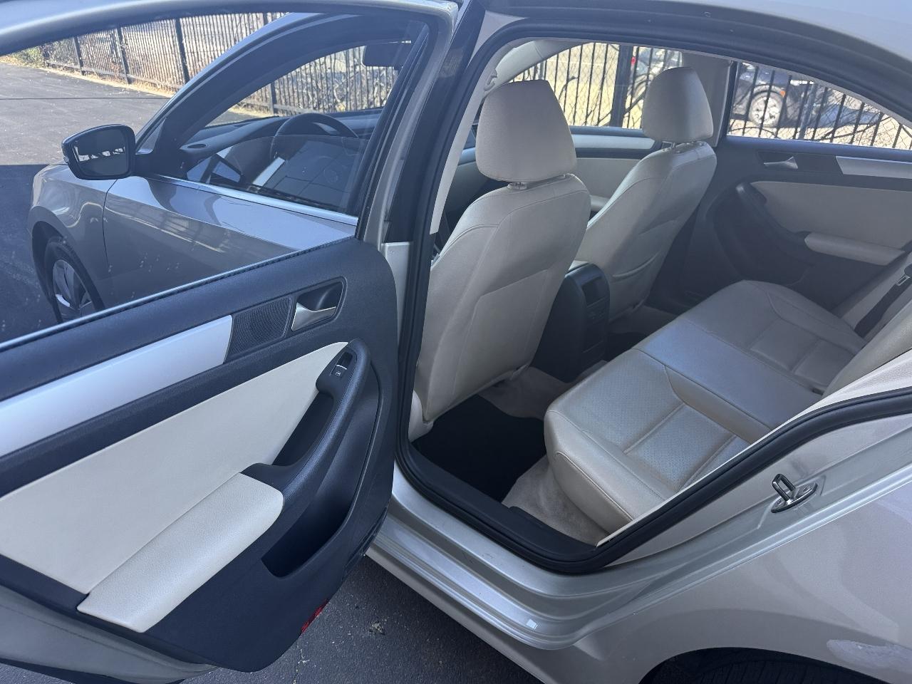 Volkswagen Jetta SE 2013