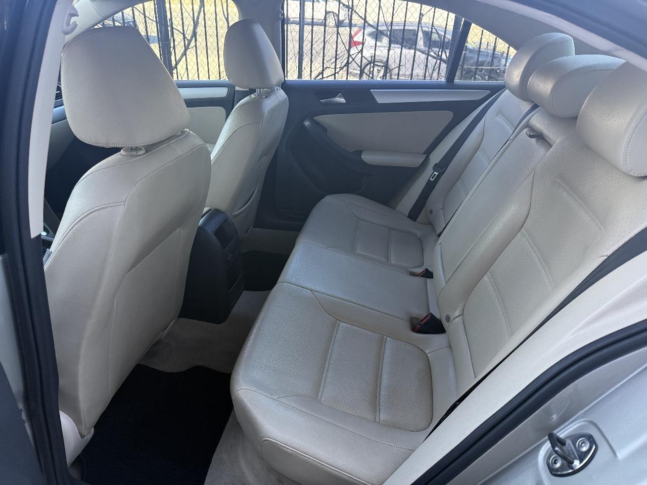 Volkswagen Jetta SE 2013