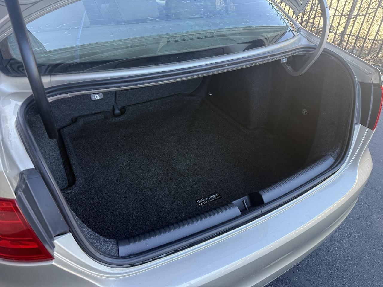 Volkswagen Jetta SE 2013