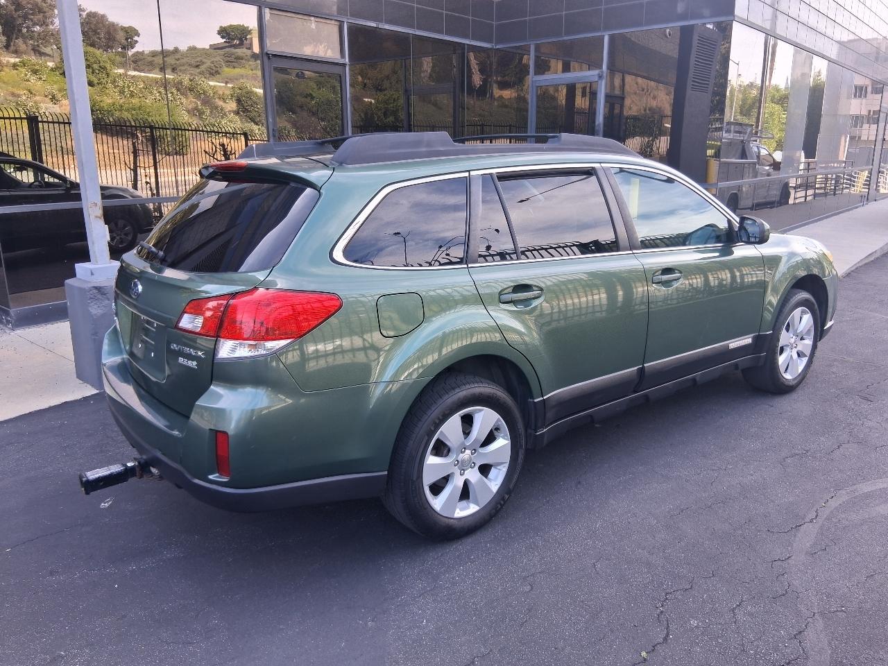 Subaru Outback 2.5i Premium 2011