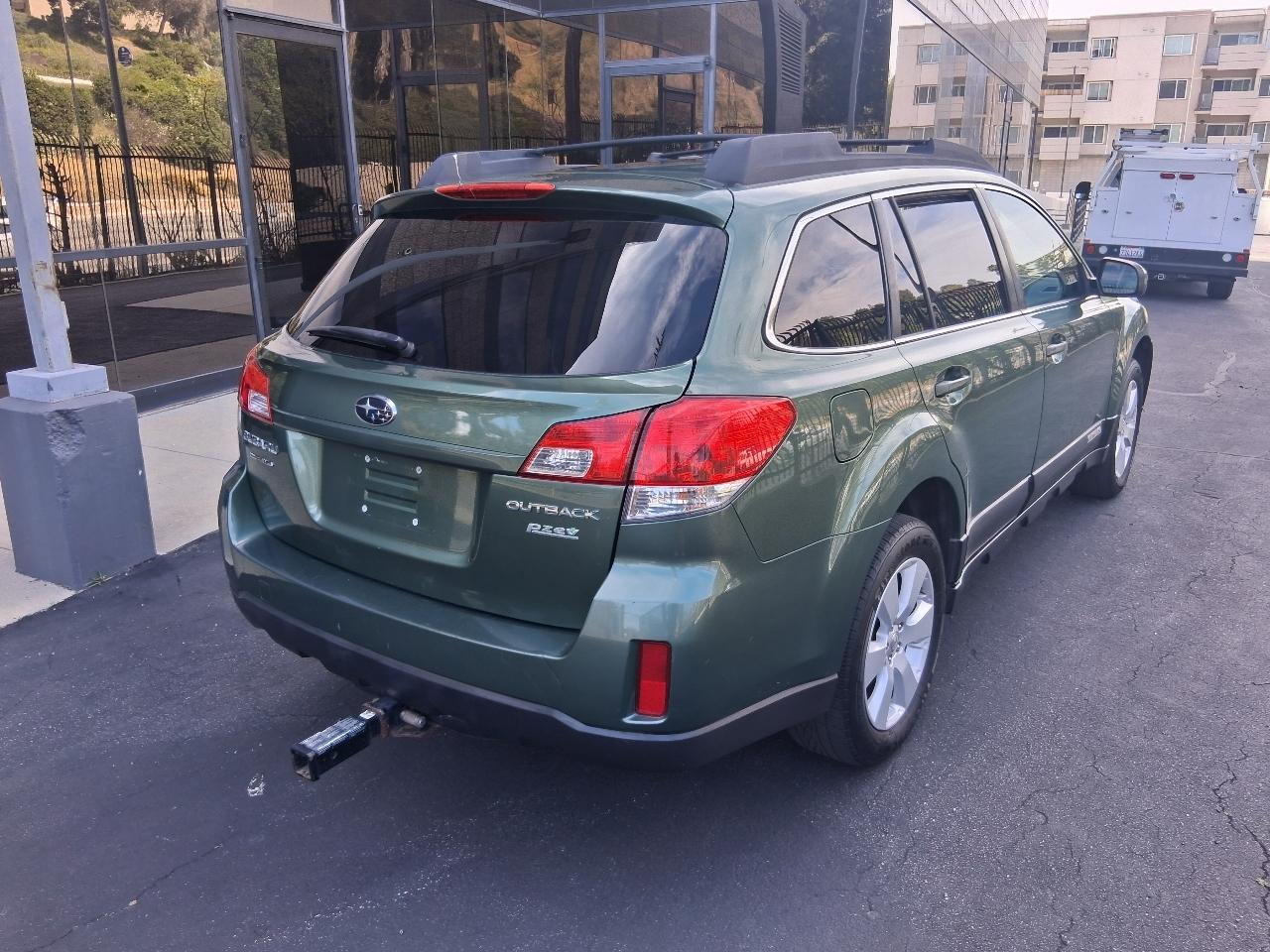 Subaru Outback 2.5i Premium 2011