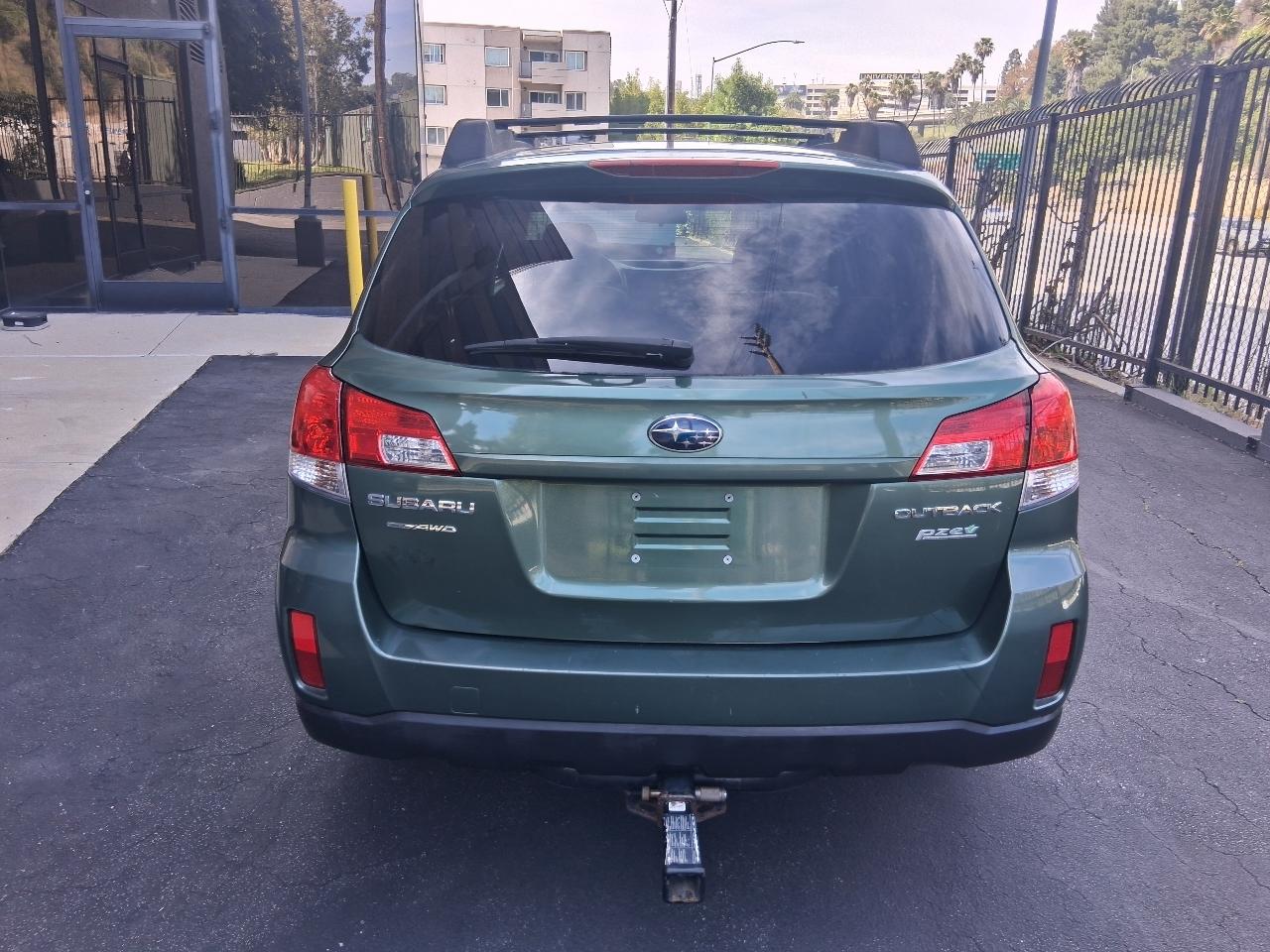 Subaru Outback 2.5i Premium 2011