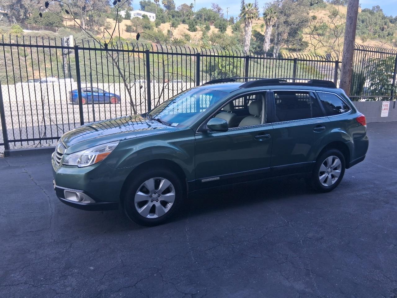 Subaru Outback 2.5i Premium 2011