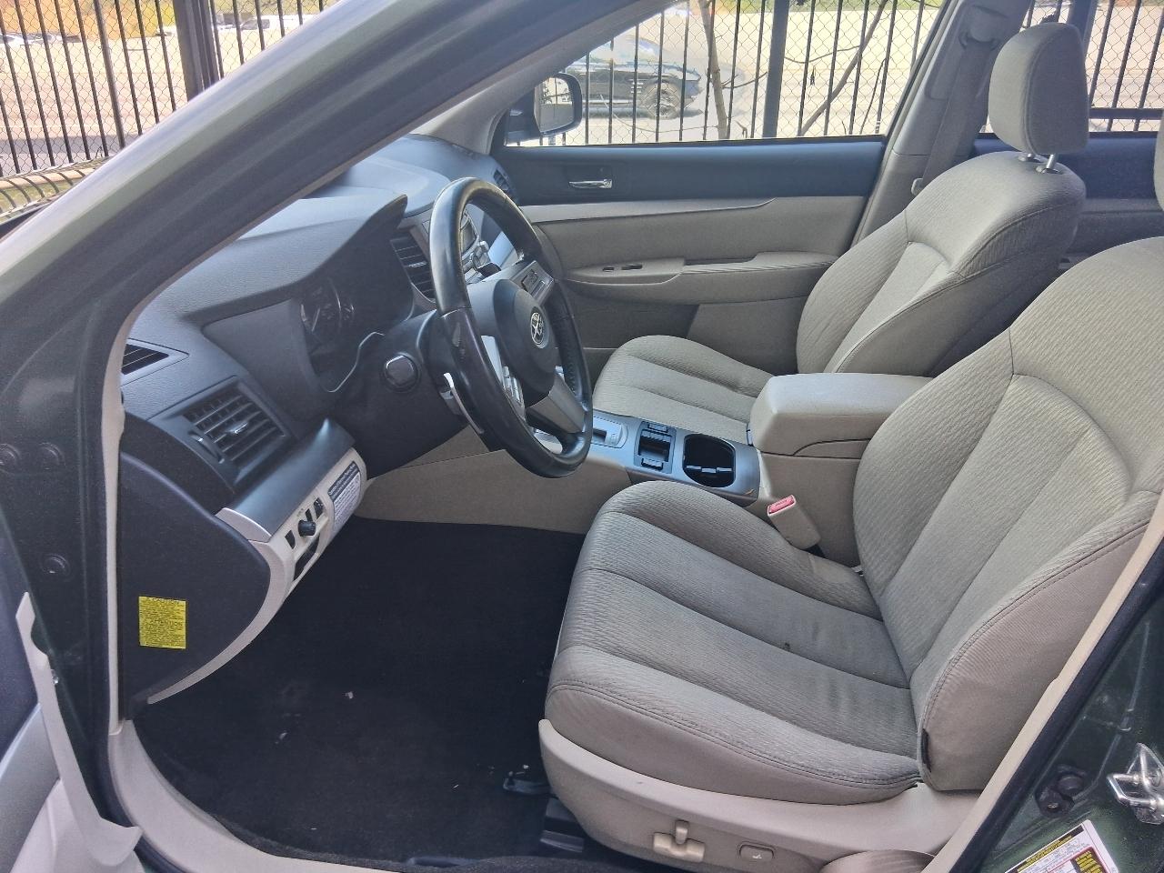 Subaru Outback 2.5i Premium 2011