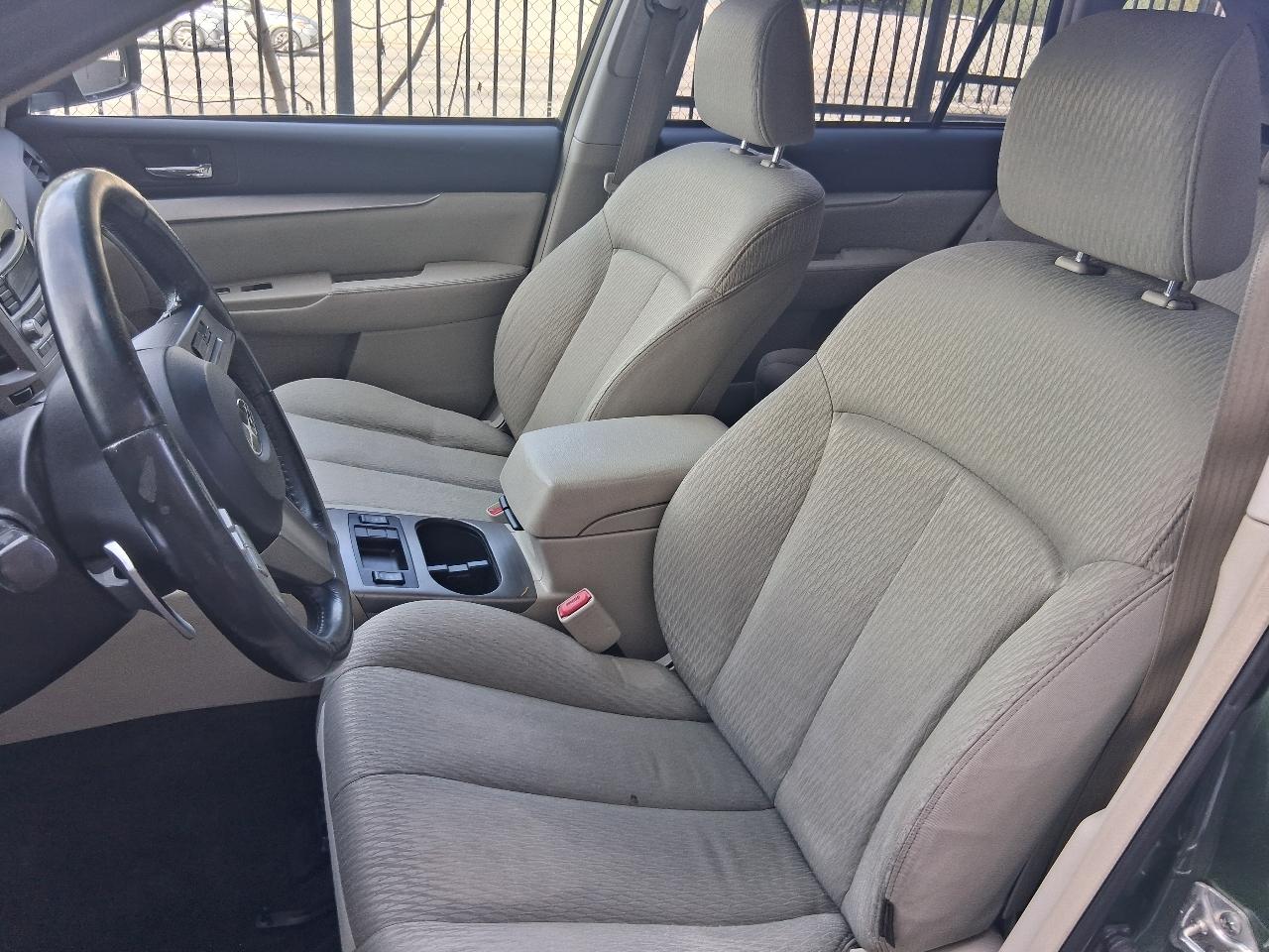 Subaru Outback 2.5i Premium 2011