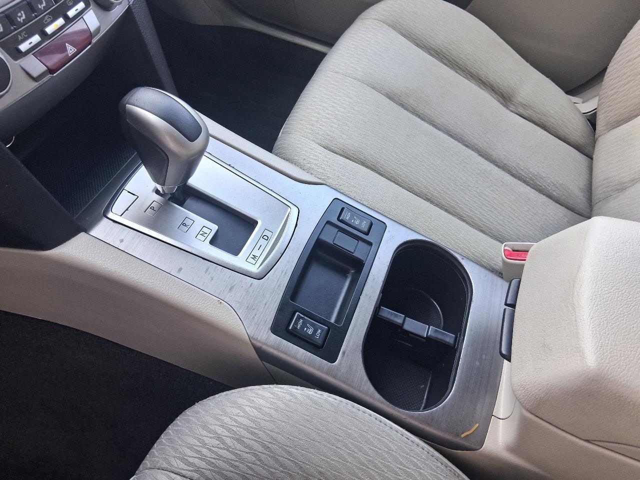 Subaru Outback 2.5i Premium 2011