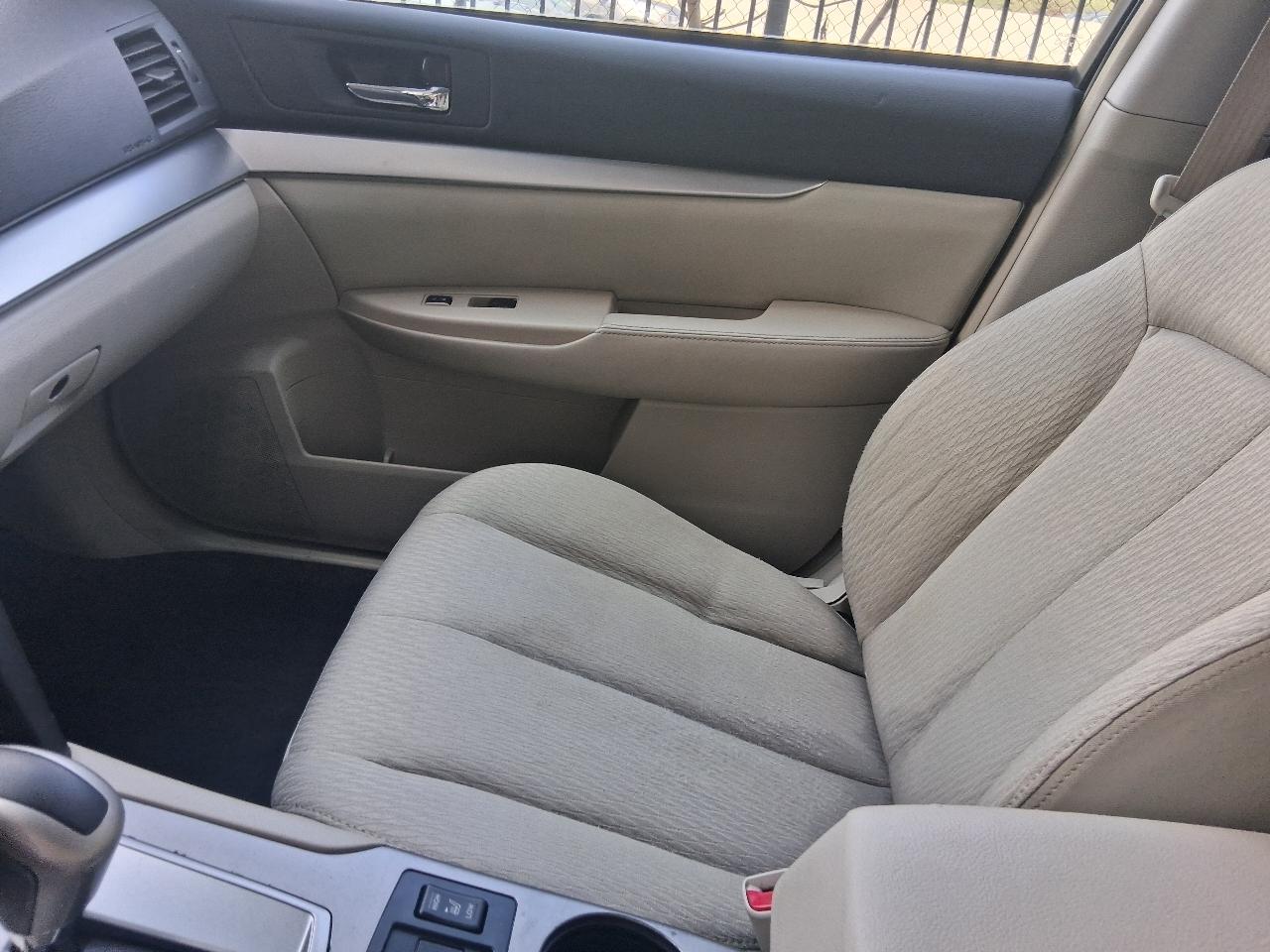 Subaru Outback 2.5i Premium 2011