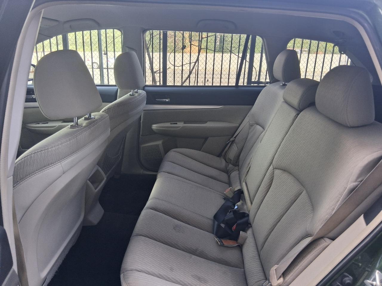 Subaru Outback 2.5i Premium 2011