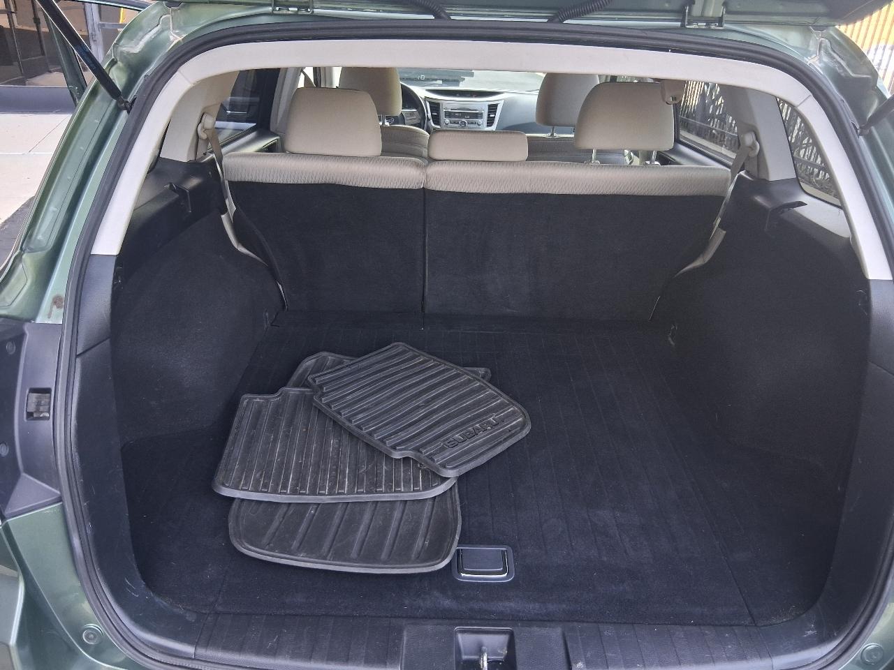 Subaru Outback 2.5i Premium 2011