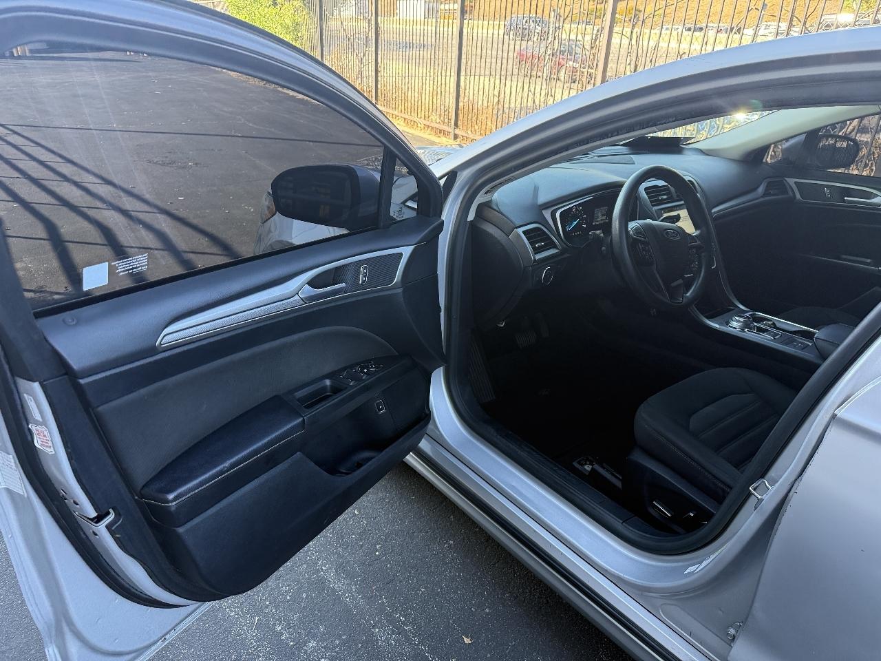 Ford Fusion Hybrid SE 2019