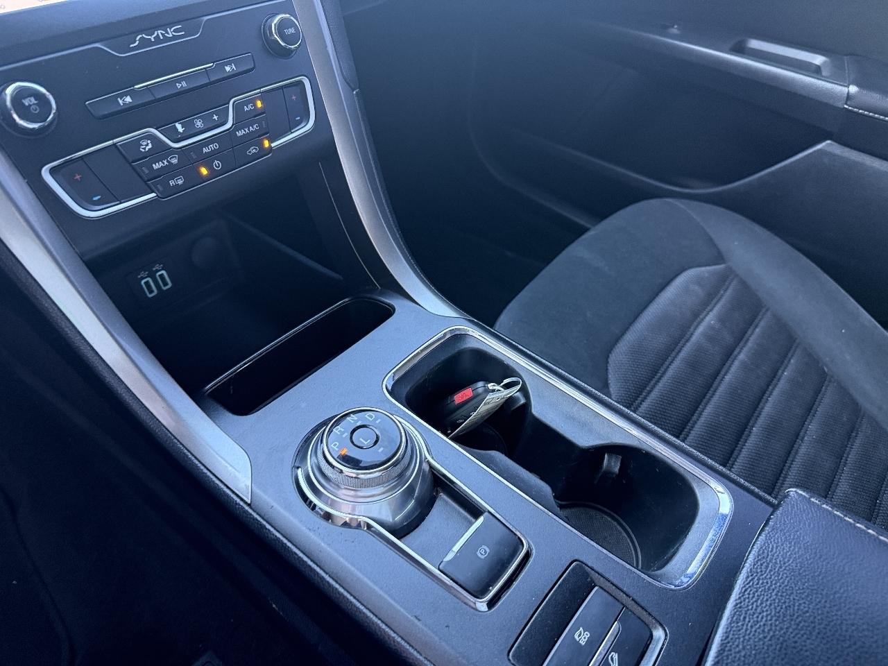 Ford Fusion Hybrid SE 2019