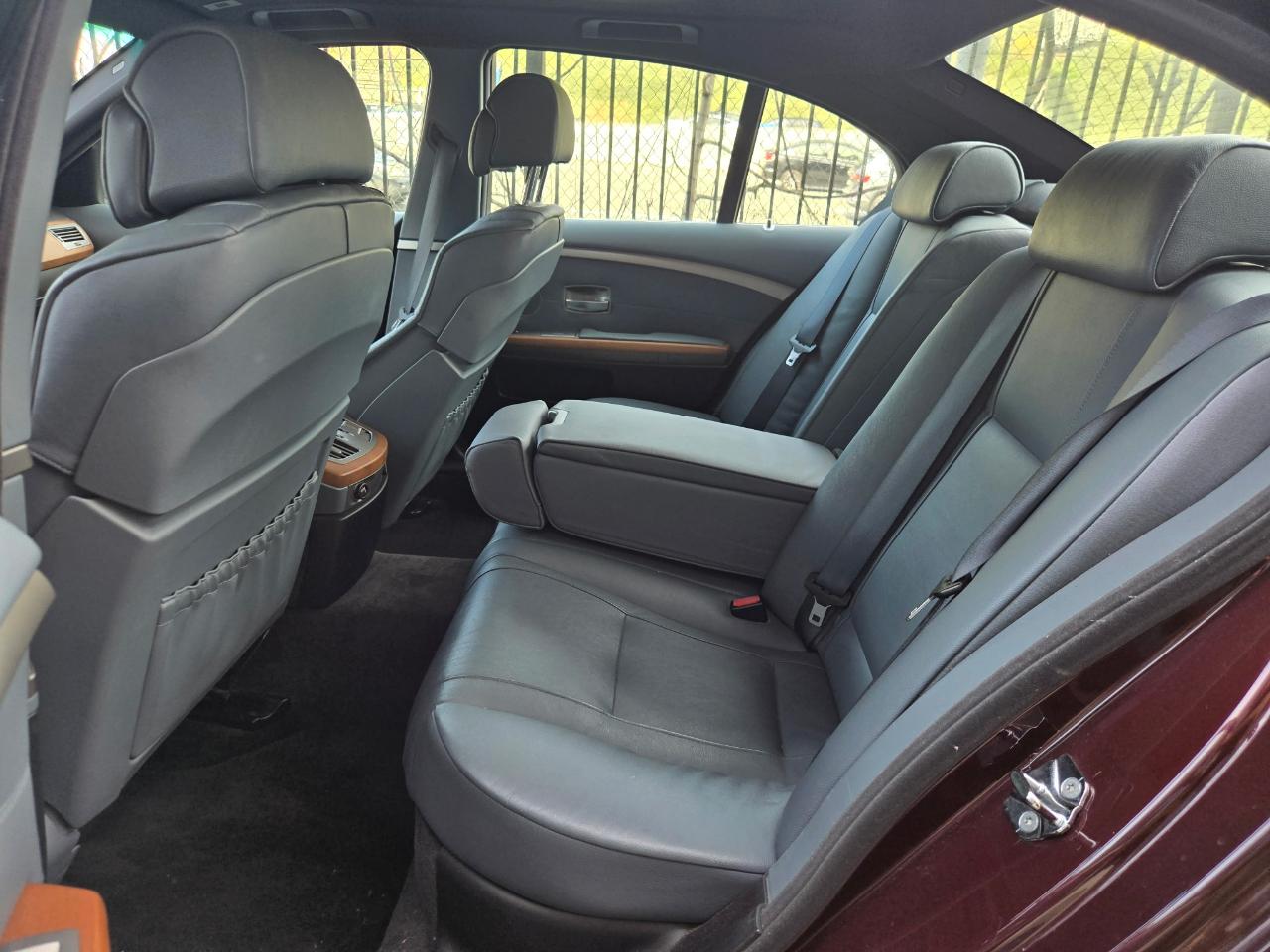 BMW 7-Series 750i 2007