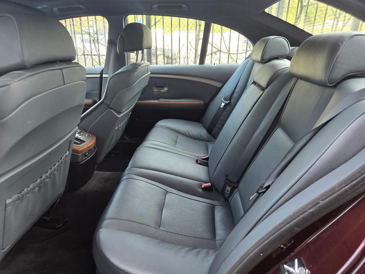 BMW 7-Series 750i 2007