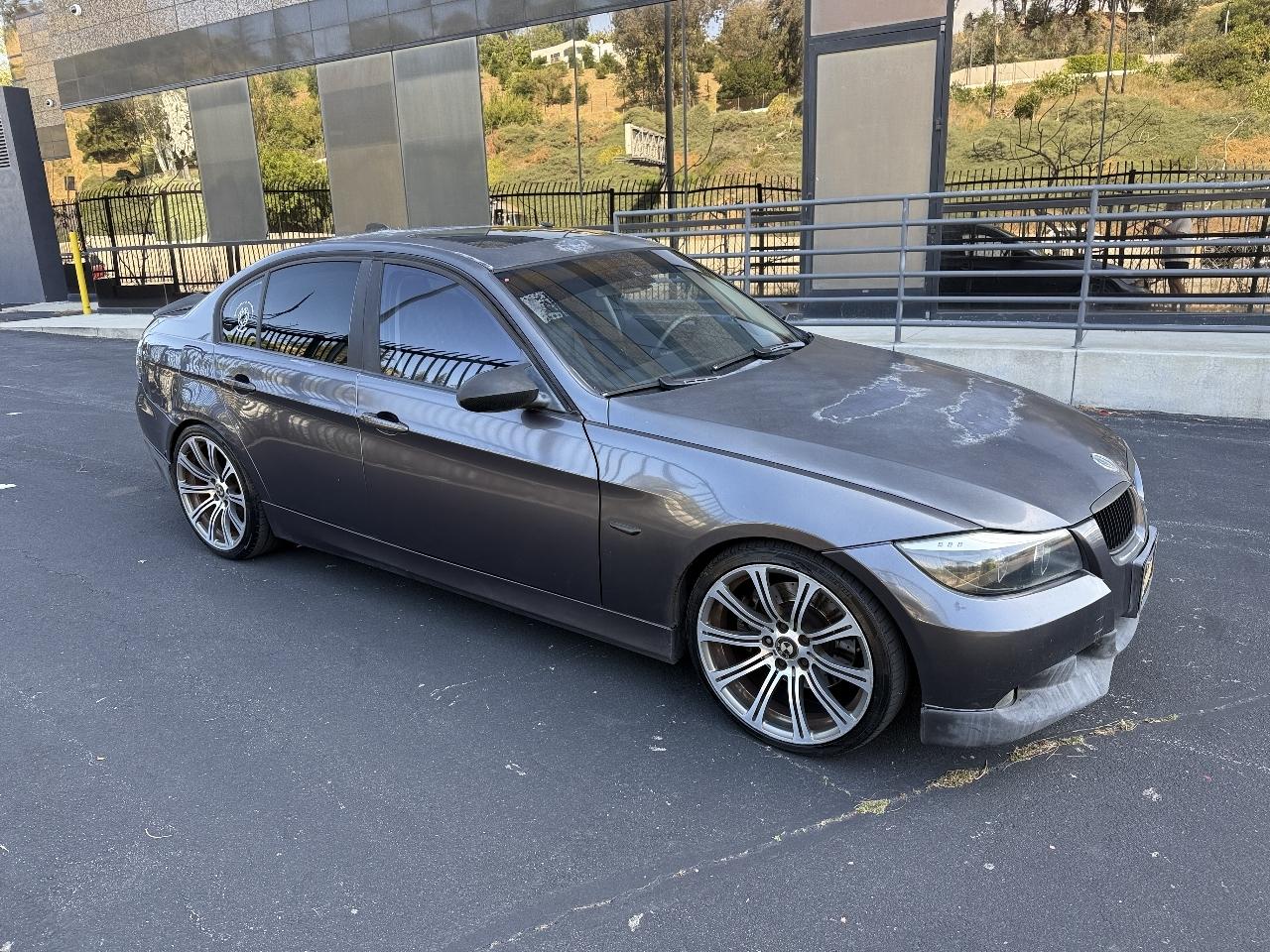 BMW 3-Series 330i Sedan 2006