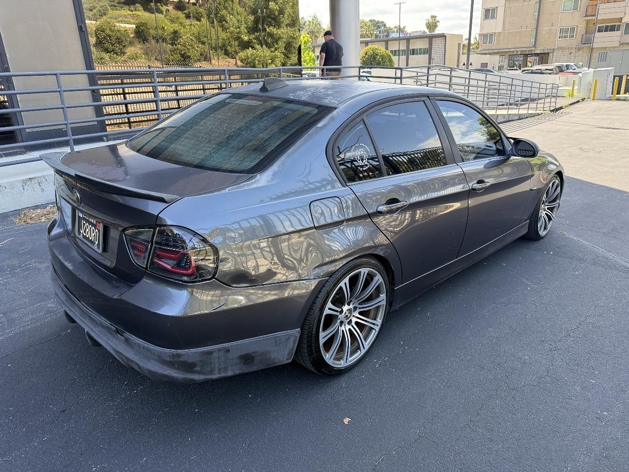 BMW 3-Series 330i Sedan 2006