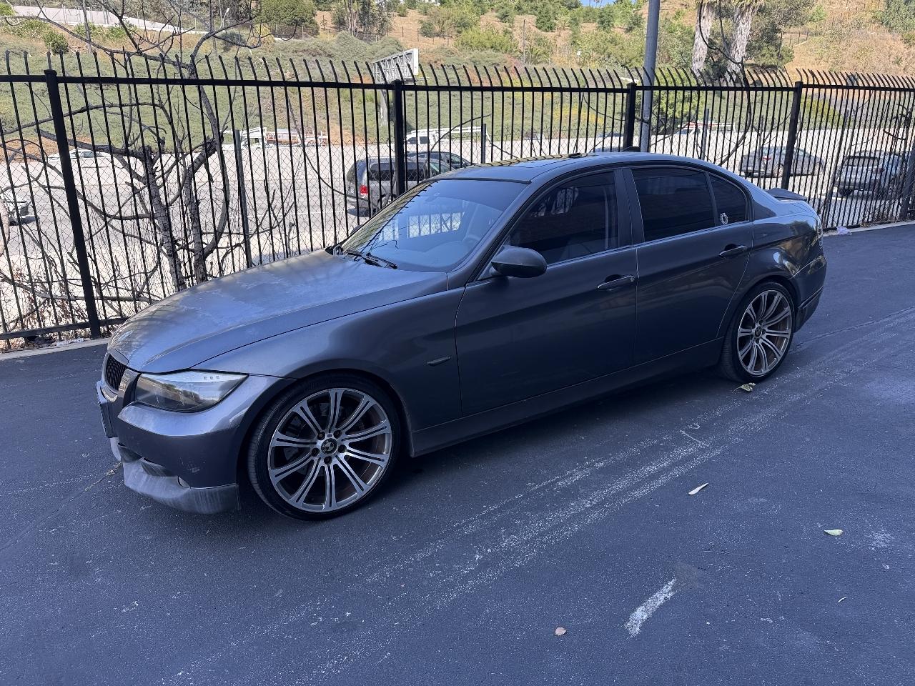 BMW 3-Series 330i Sedan 2006