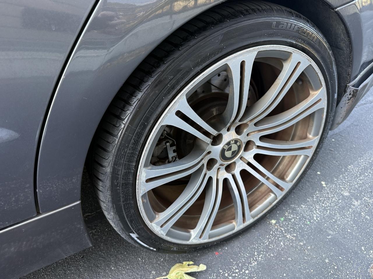 BMW 3-Series 330i Sedan 2006