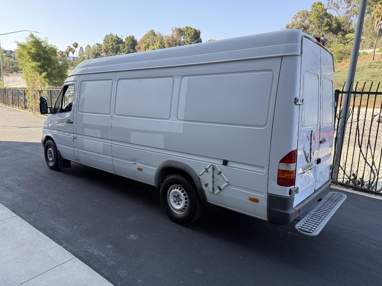 Dodge Sprinter Van 2500 Super High Ceiling 158-in. WB 2005