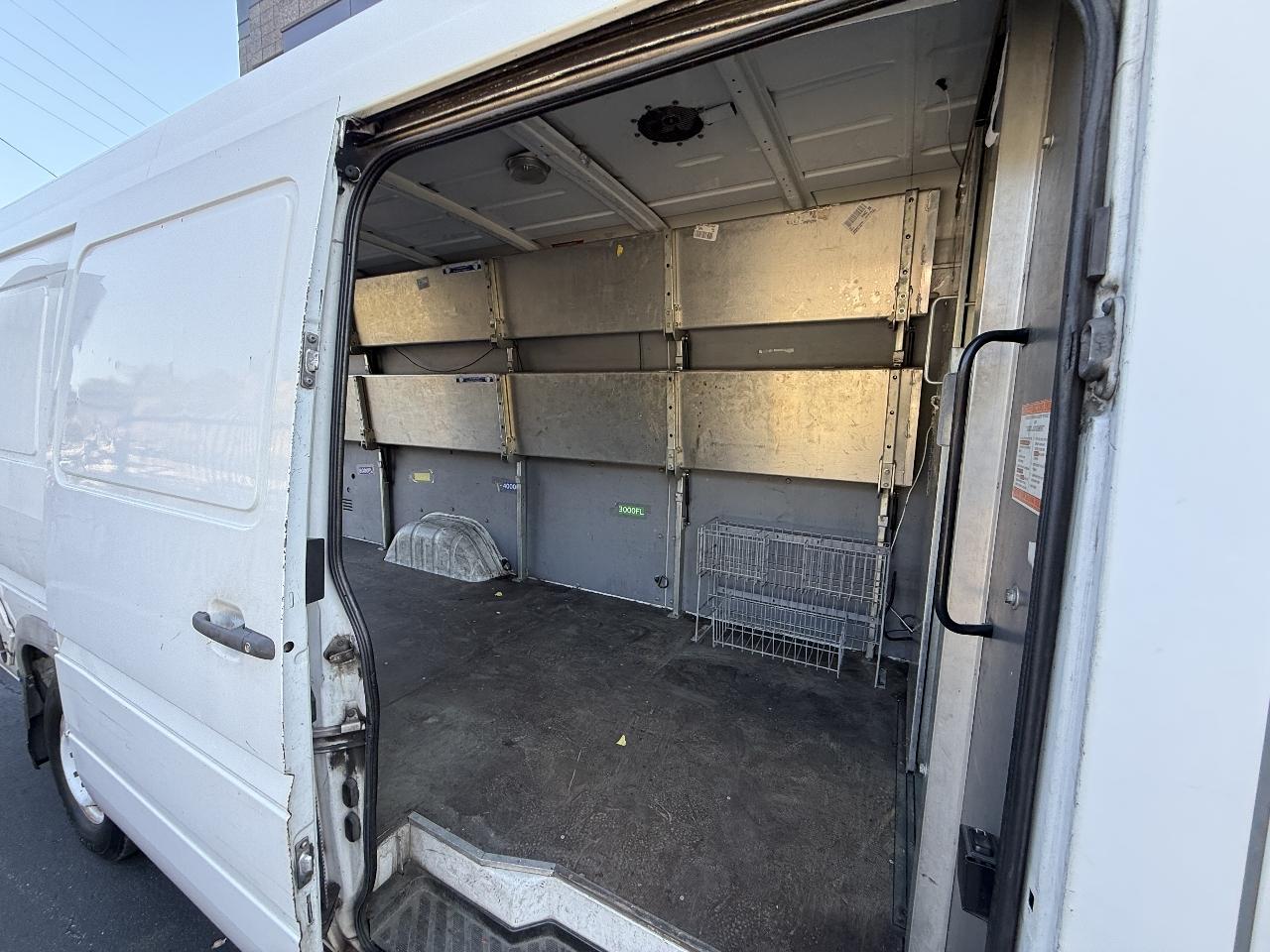 Dodge Sprinter Van 2500 Super High Ceiling 158-in. WB 2005