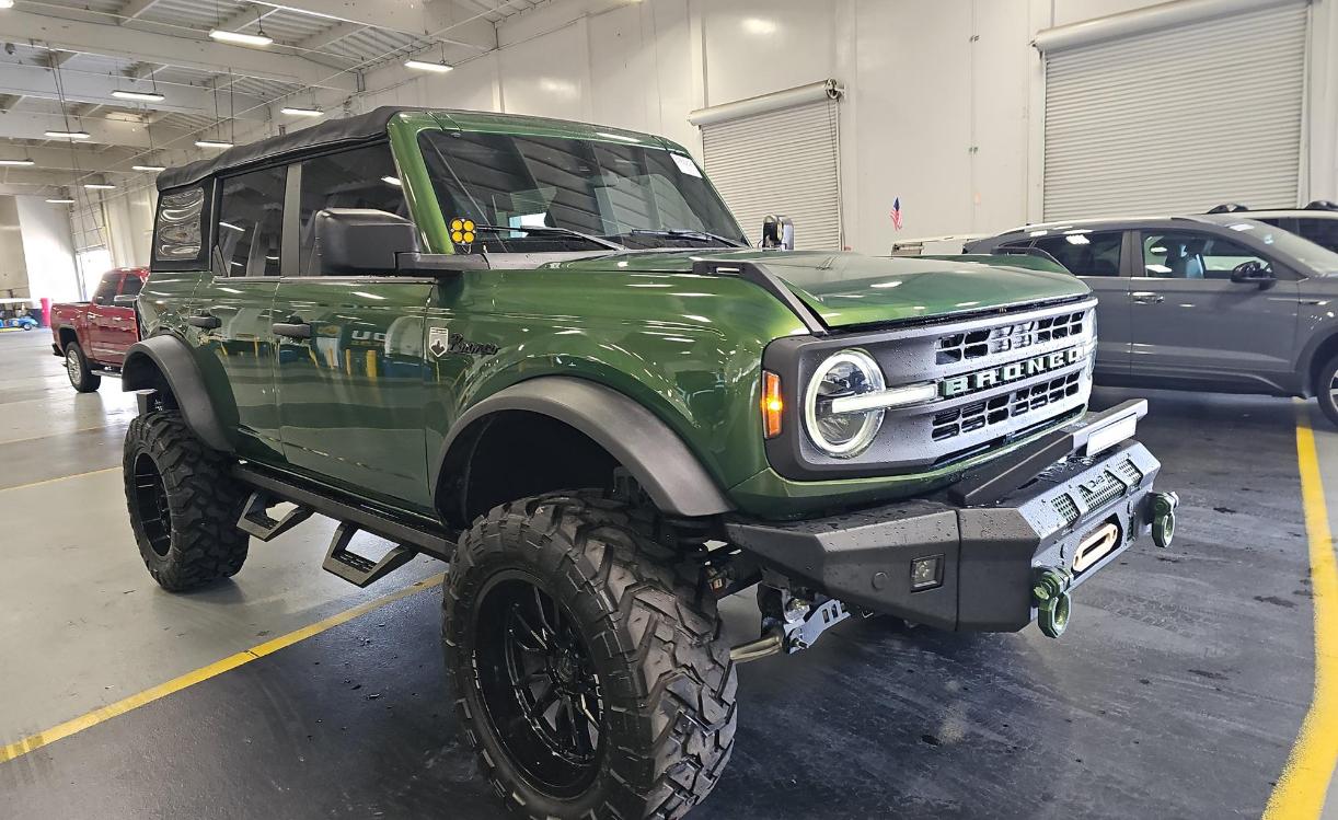 Ford Bronco Base 4-Door w/Advanced 2022