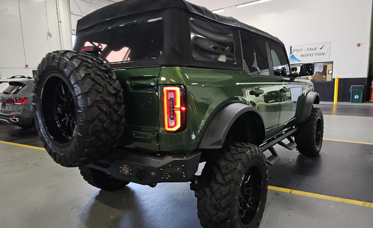 Ford Bronco Base 4-Door w/Advanced 2022