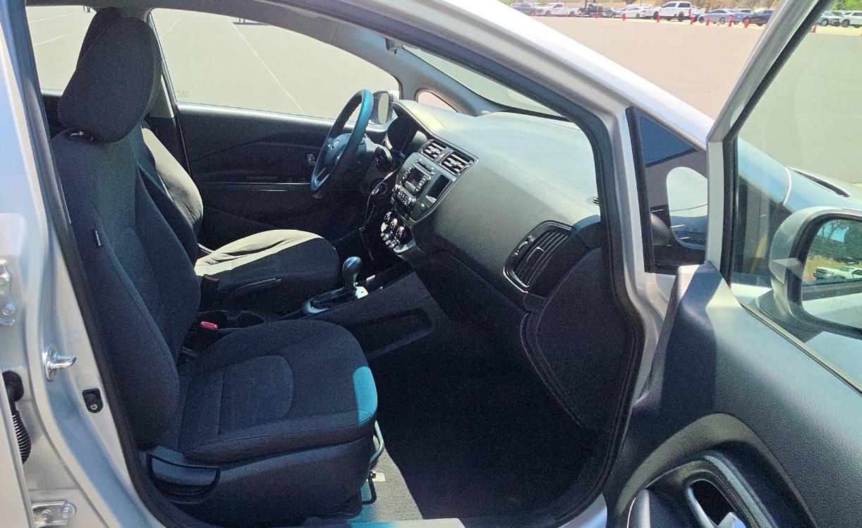 Kia Rio LX 2015