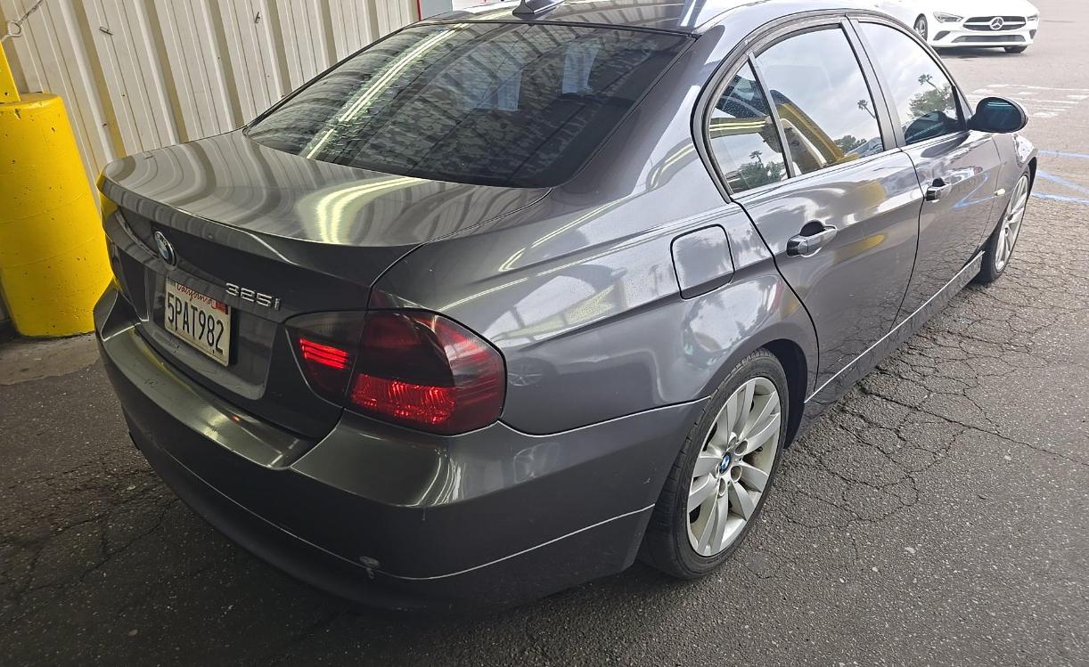 BMW 3-Series 325i Sedan 2006