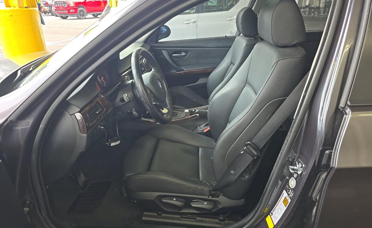 BMW 3-Series 325i Sedan 2006
