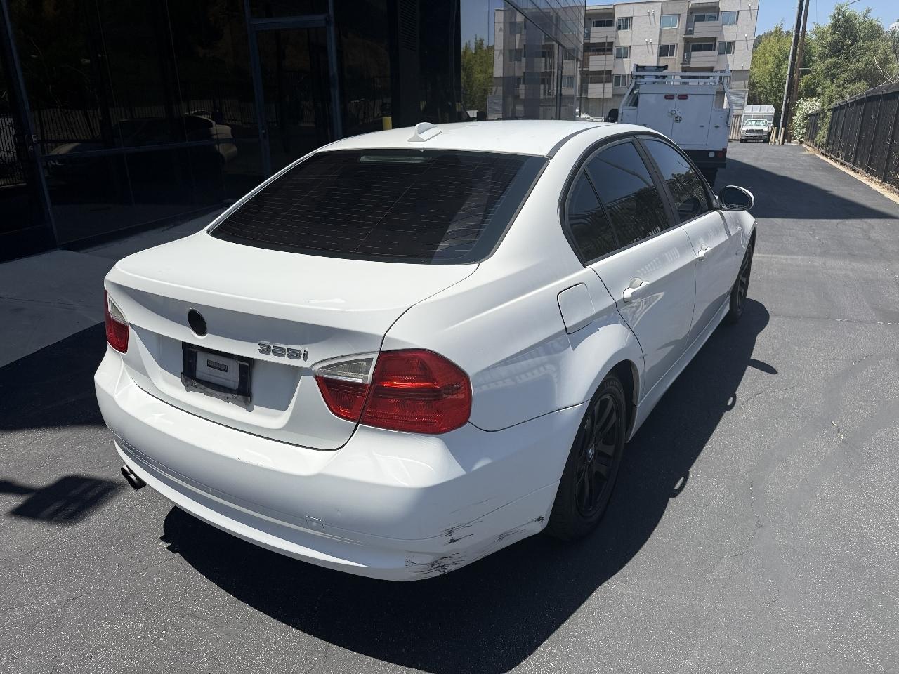 BMW 3-Series 325i Sedan 2006