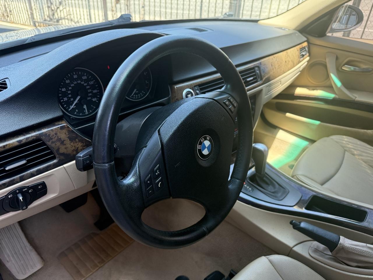 BMW 3-Series 325i Sedan 2006