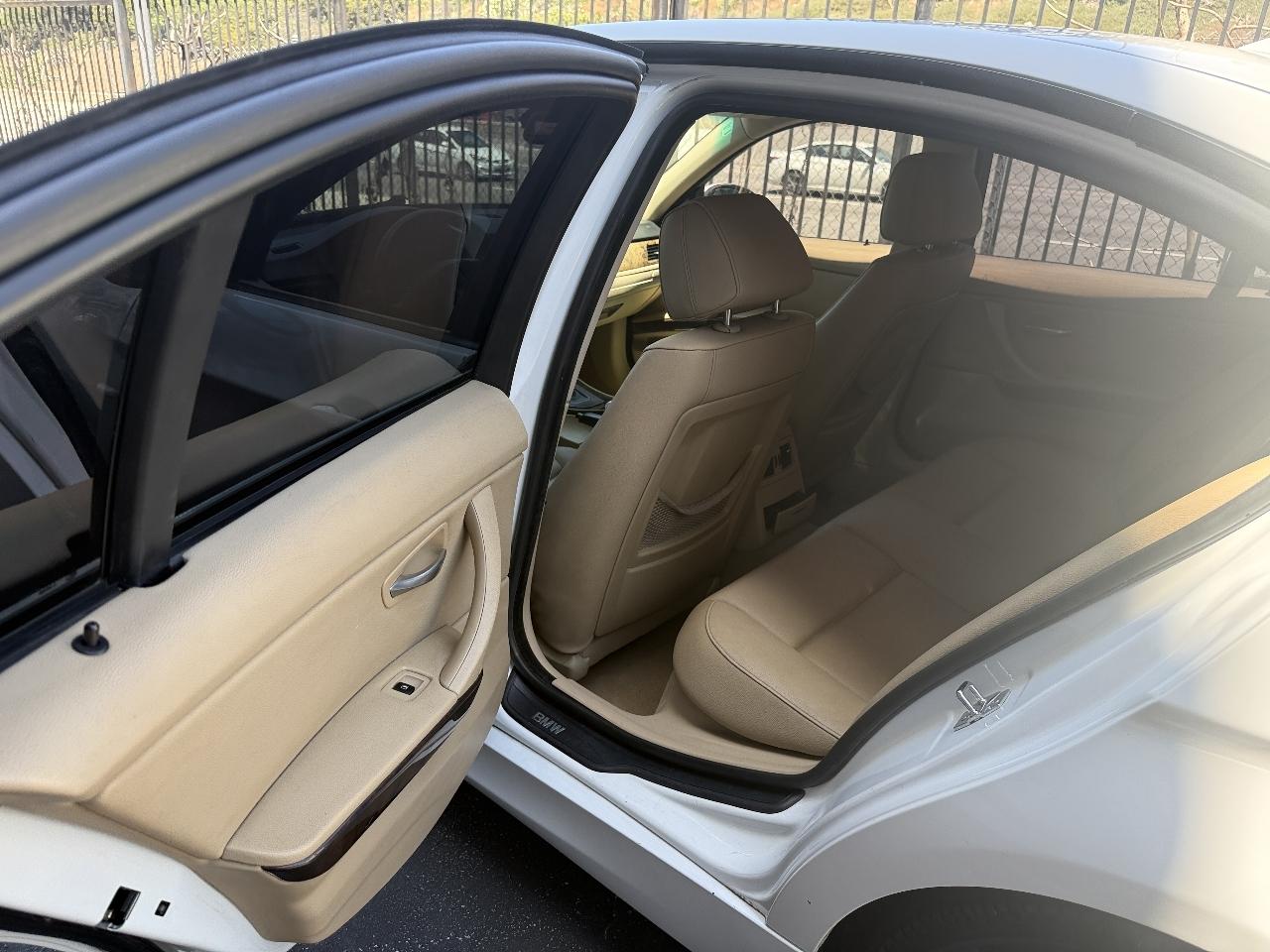 BMW 3-Series 325i Sedan 2006