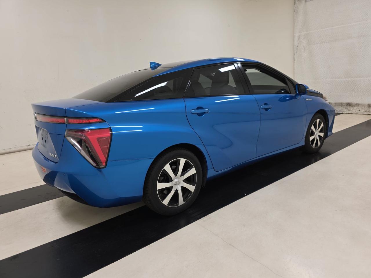 Toyota Mirai Sedan 2017