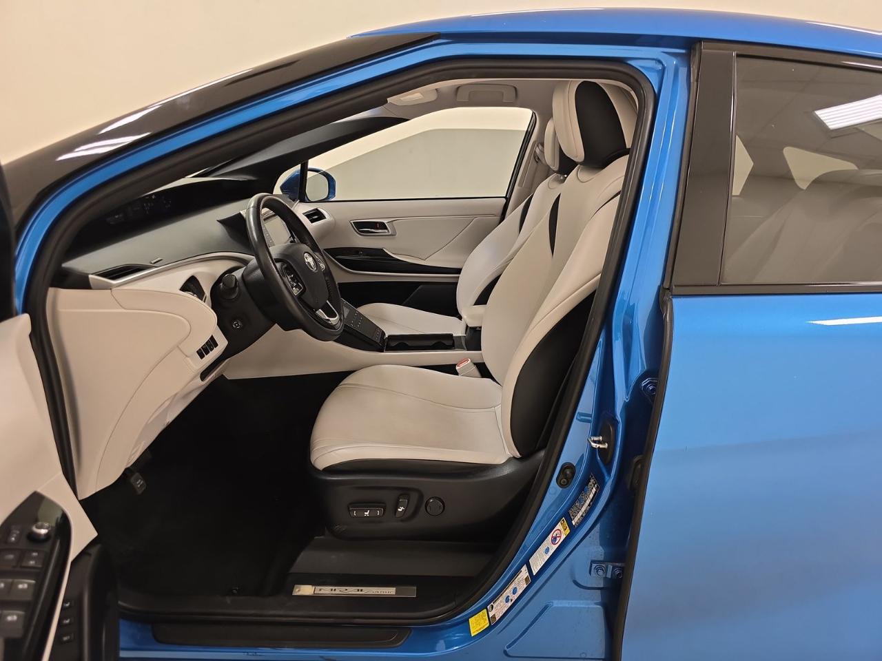 Toyota Mirai Sedan 2017